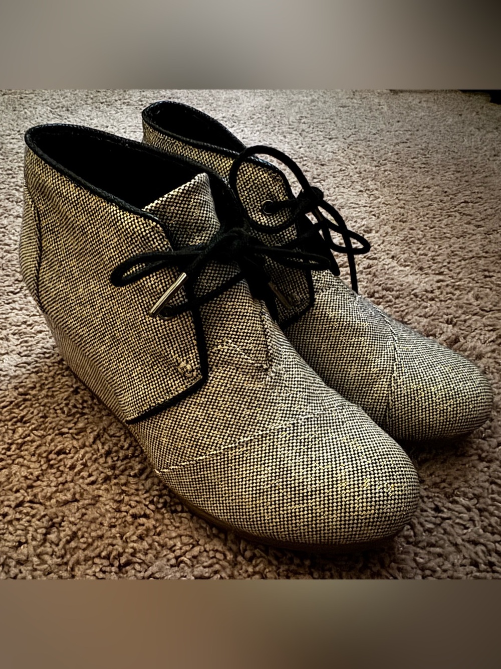 Toms Wedge Ankle Boots 8 Gold Sparkle Canvas Comfort Lace Shimmer